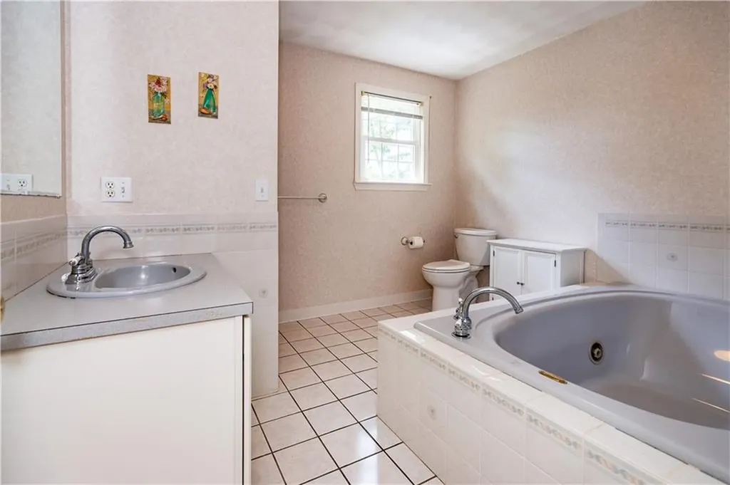 33 Oak Hill Drive Johnston RI 02919