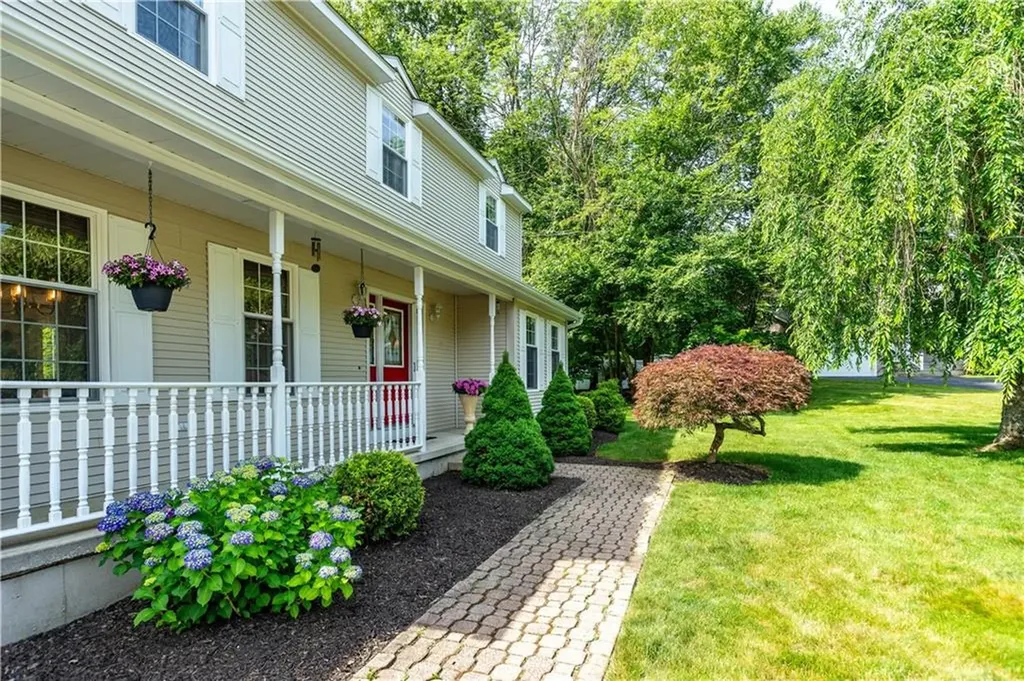 33 Oak Hill Drive Johnston RI 02919