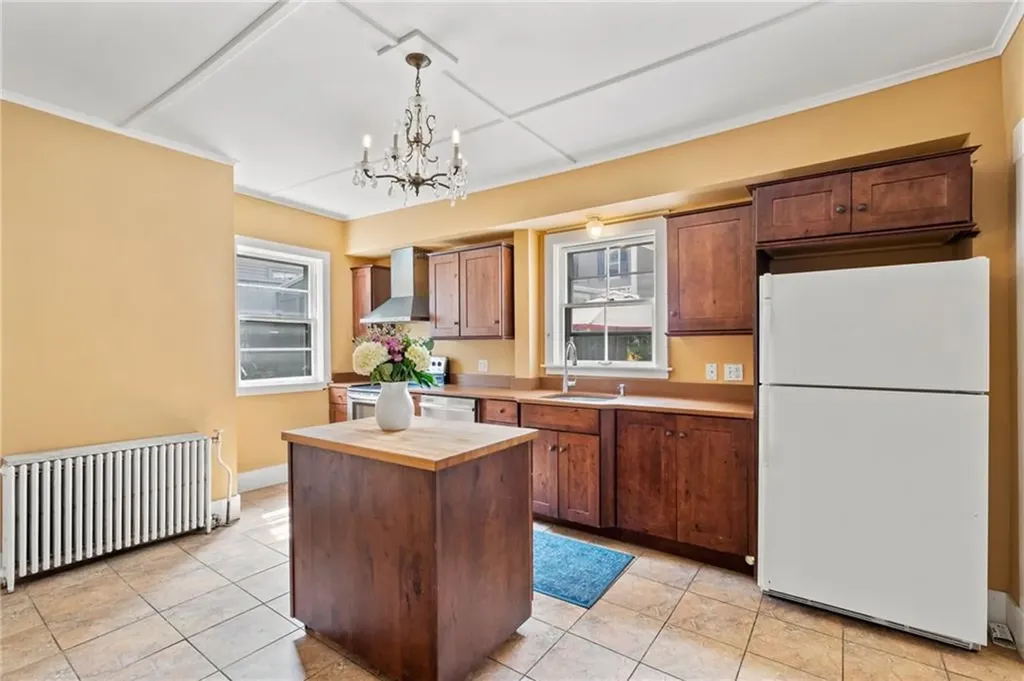 216 Spring Street Newport RI 02840