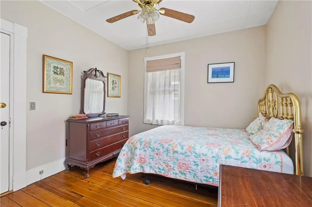 216 Spring Street Newport RI 02840