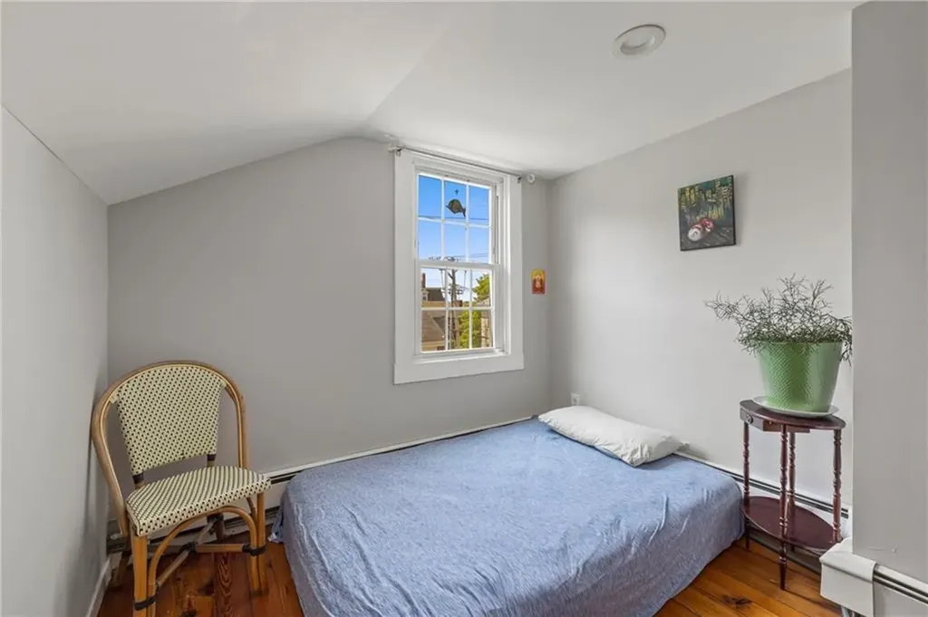 216 Spring Street Newport RI 02840
