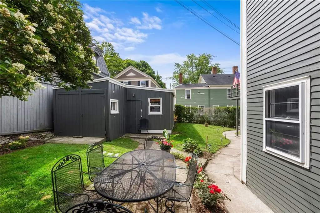216 Spring Street Newport RI 02840