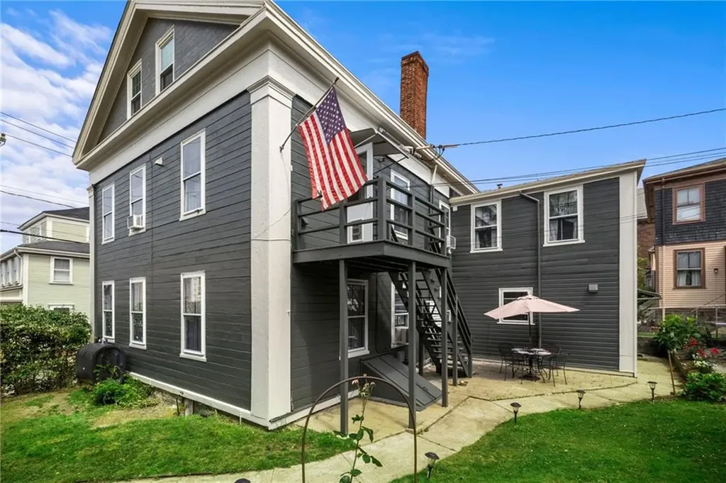 216 Spring Street Newport RI 02840