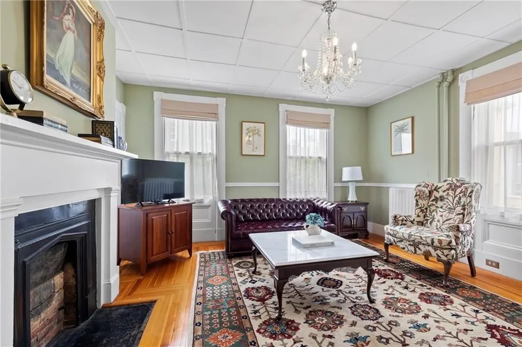 216 Spring Street Newport RI 02840