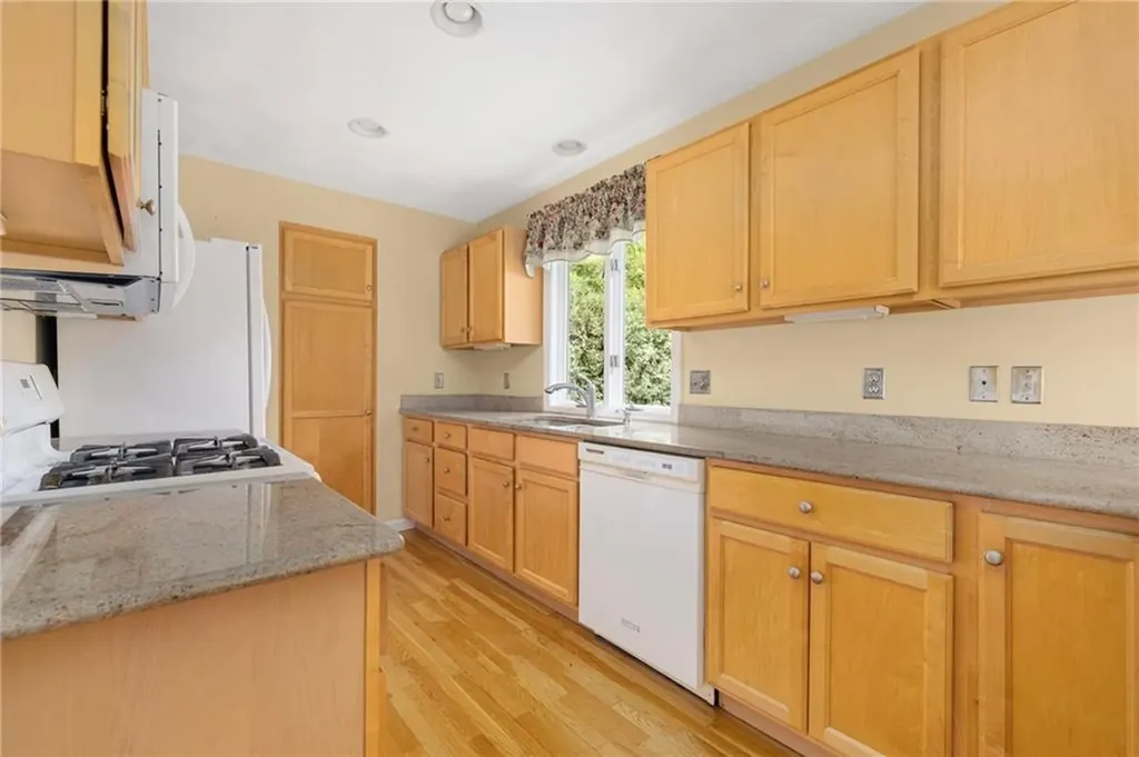 133 Bridgetown Road Narragansett RI 02882