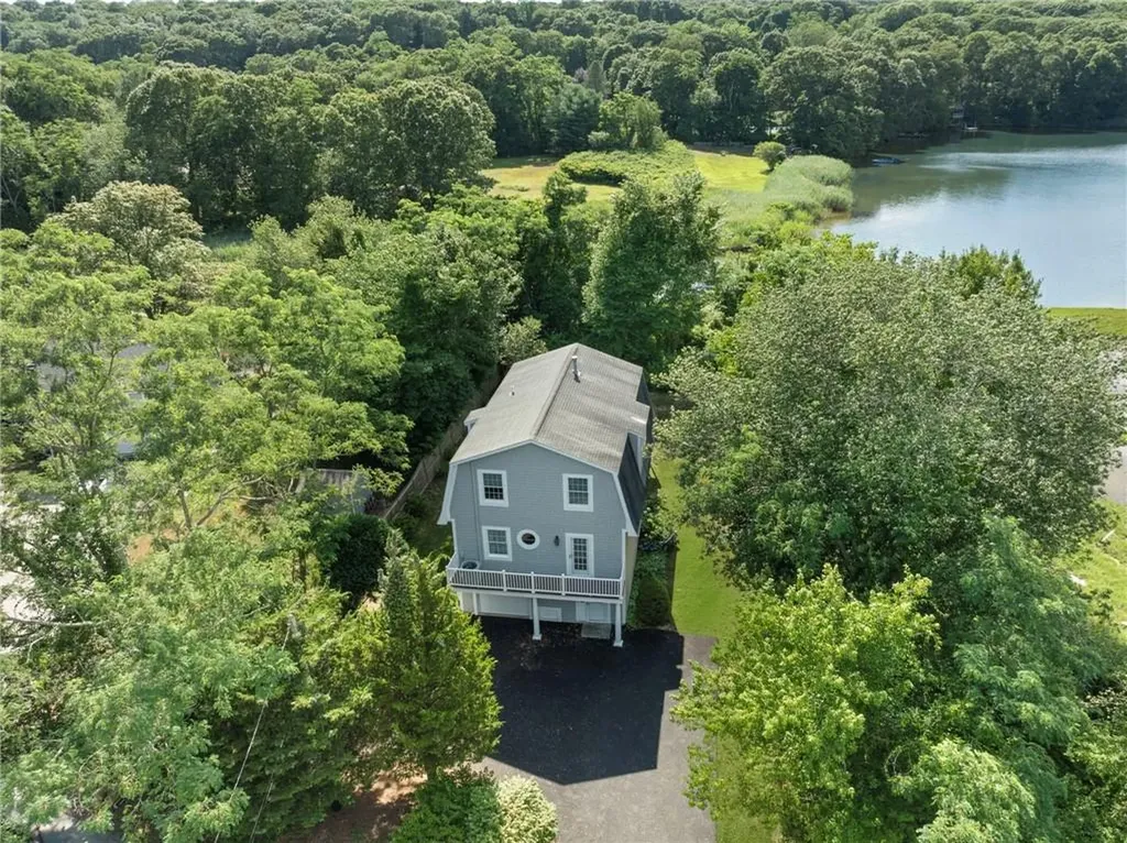 133 Bridgetown Road Narragansett RI 02882
