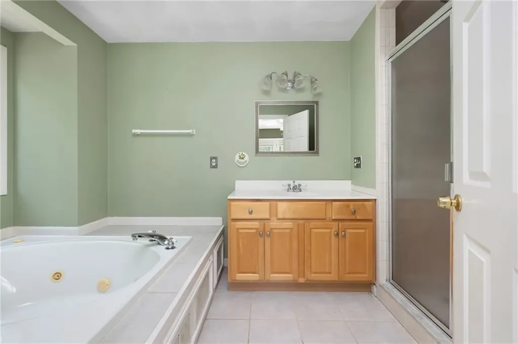 133 Bridgetown Road Narragansett RI 02882