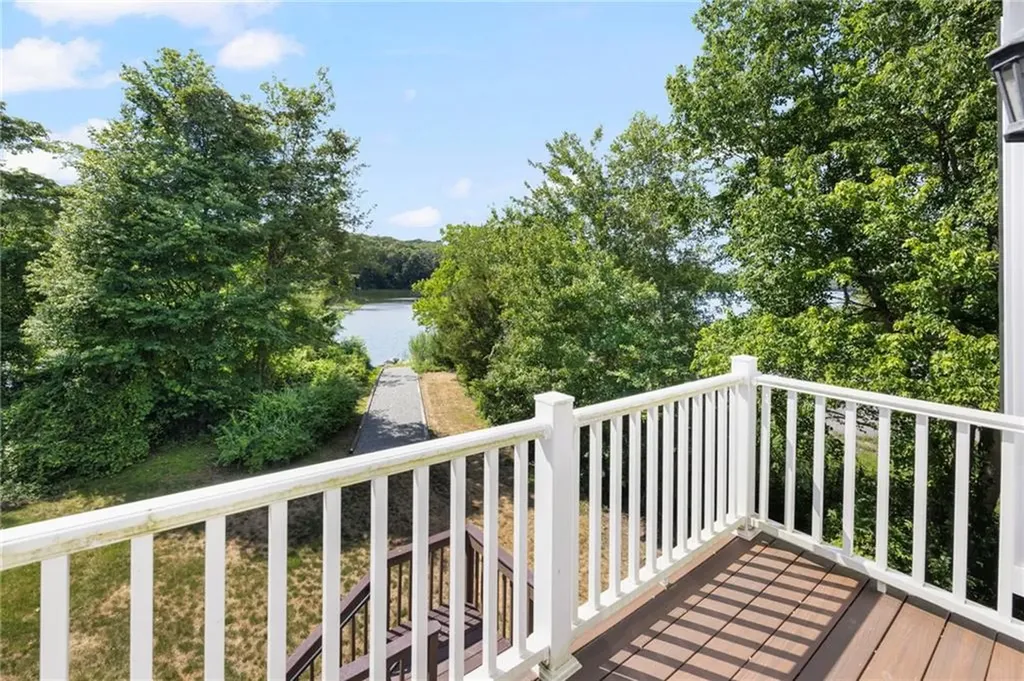 133 Bridgetown Road Narragansett RI 02882