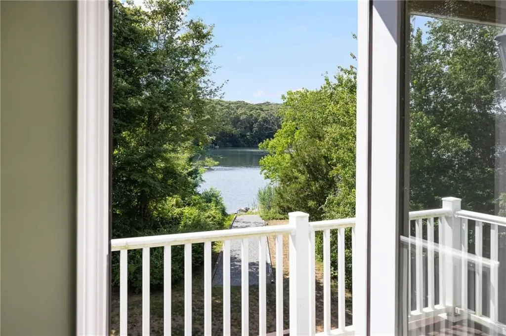 133 Bridgetown Road Narragansett RI 02882