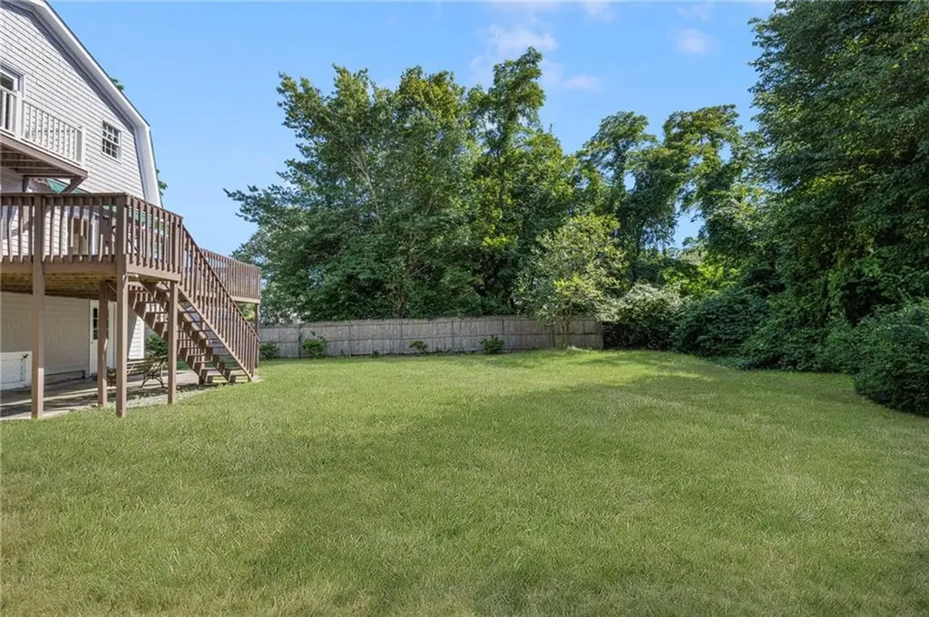 133 Bridgetown Road Narragansett RI 02882