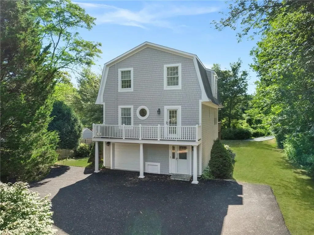 133 Bridgetown Road Narragansett RI 02882