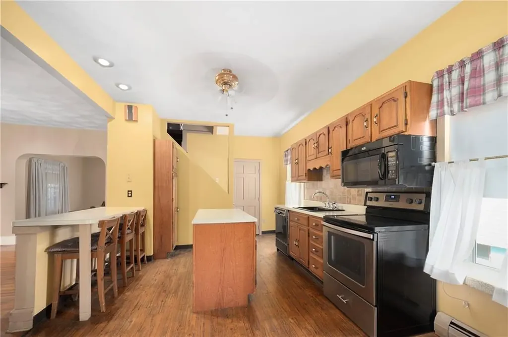 68 Appleton Avenue Pawtucket RI 02860