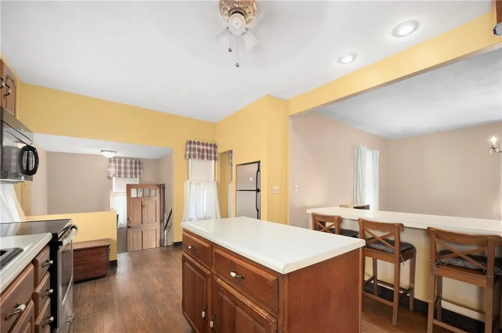 68 Appleton Avenue Pawtucket RI 02860