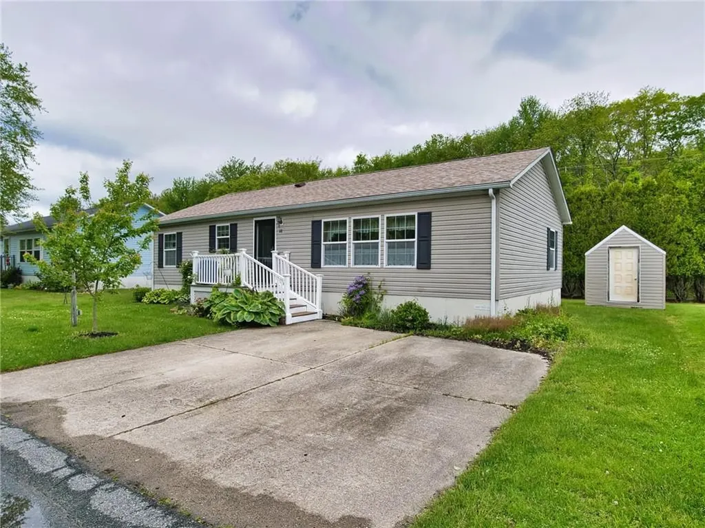 40 Songbird Lane Tiverton RI 02878
