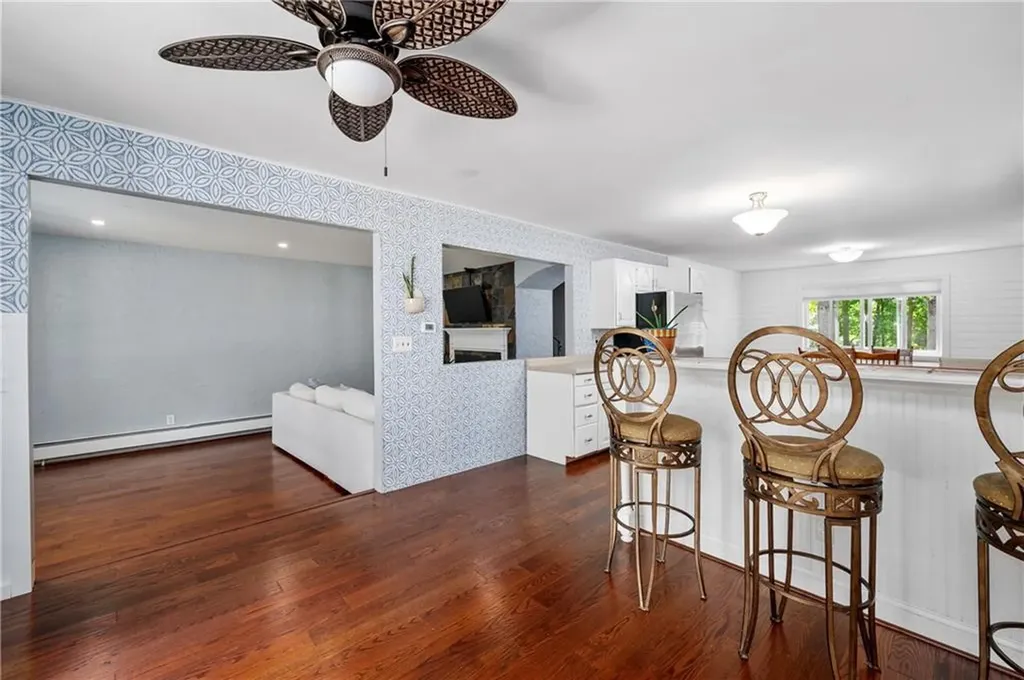 8 Westgate Road Cumberland RI 02864