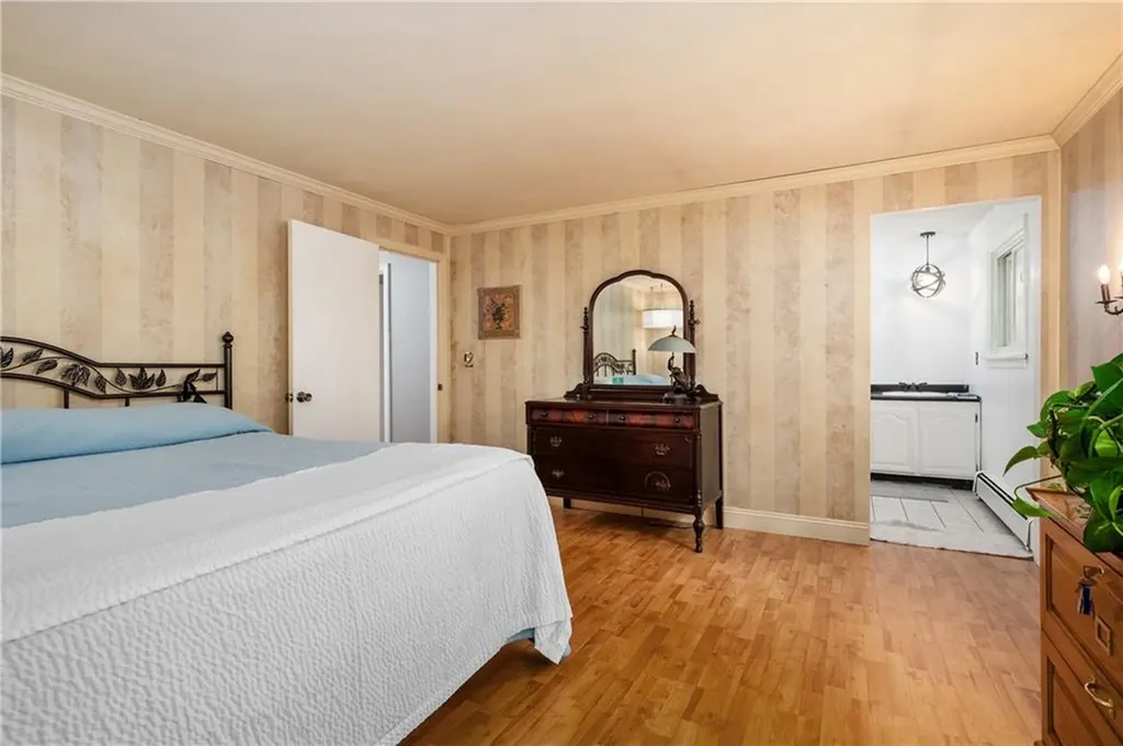 8 Westgate Road Cumberland RI 02864