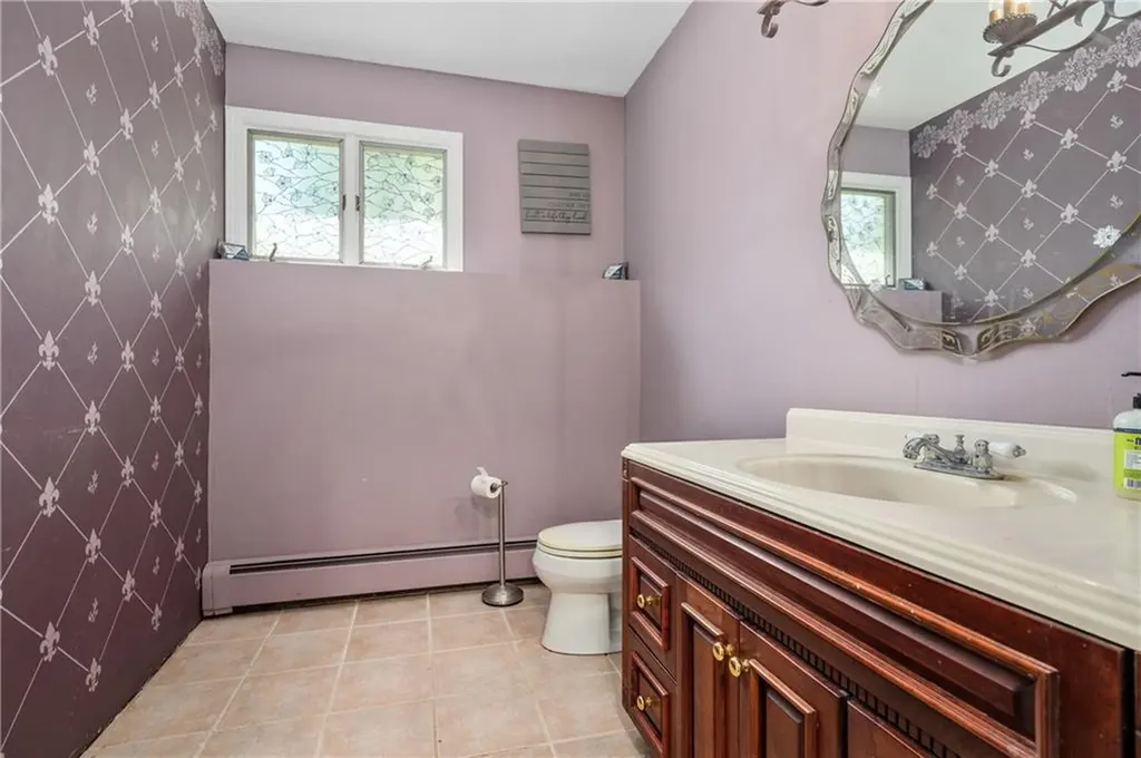 8 Westgate Road Cumberland RI 02864