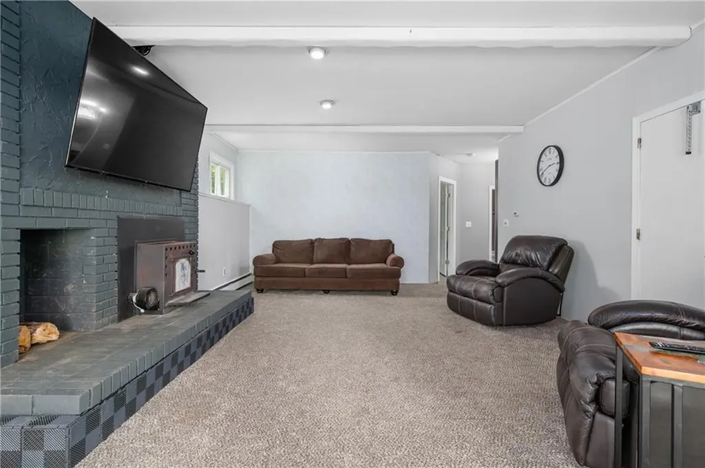 8 Westgate Road Cumberland RI 02864
