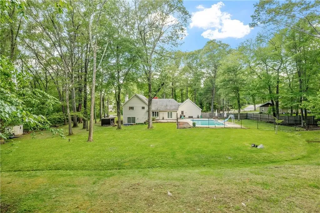 8 Westgate Road Cumberland RI 02864