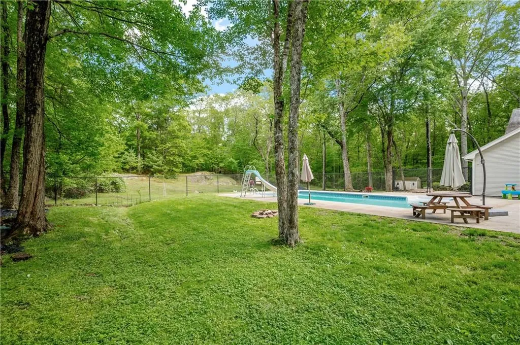8 Westgate Road Cumberland RI 02864
