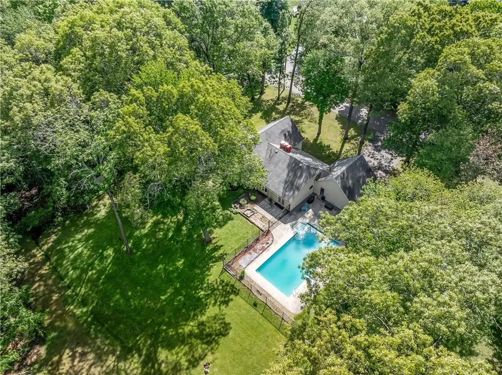 8 Westgate Road Cumberland RI 02864