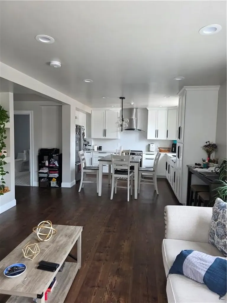 1612 1614 Lonsdale Avenue Lincoln RI 02865