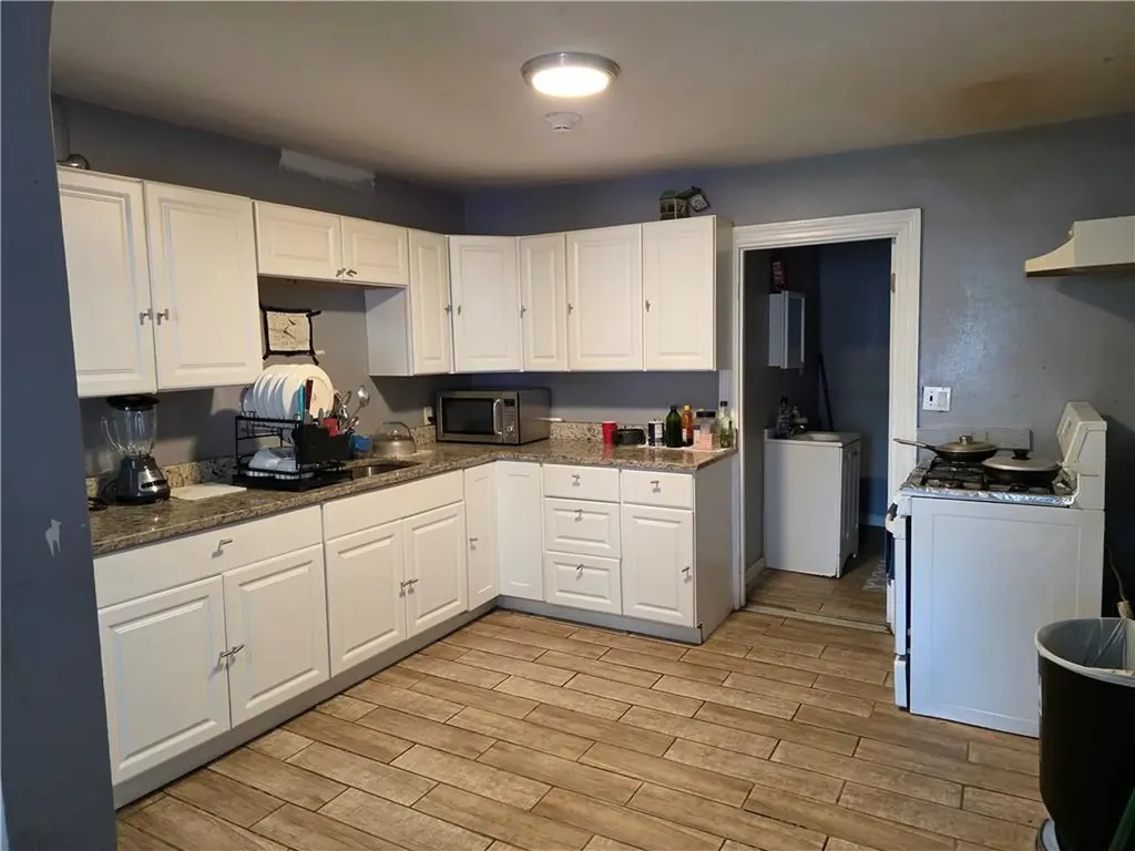 1612 1614 Lonsdale Avenue Lincoln RI 02865