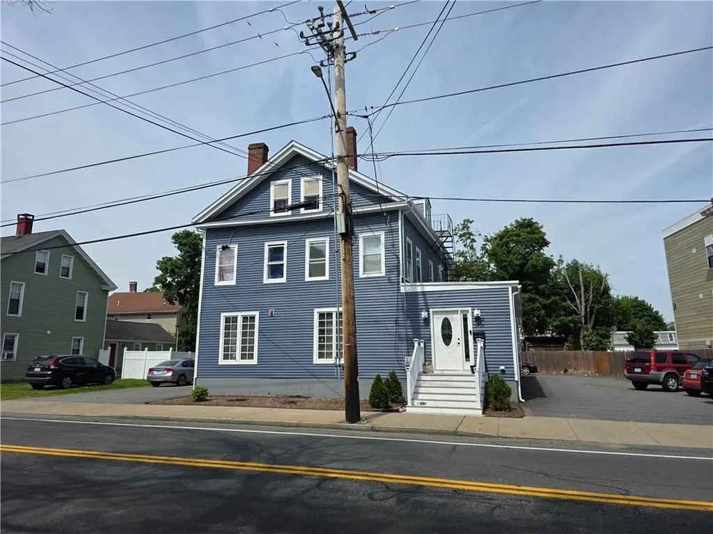 1612 1614 Lonsdale Avenue Lincoln RI 02865