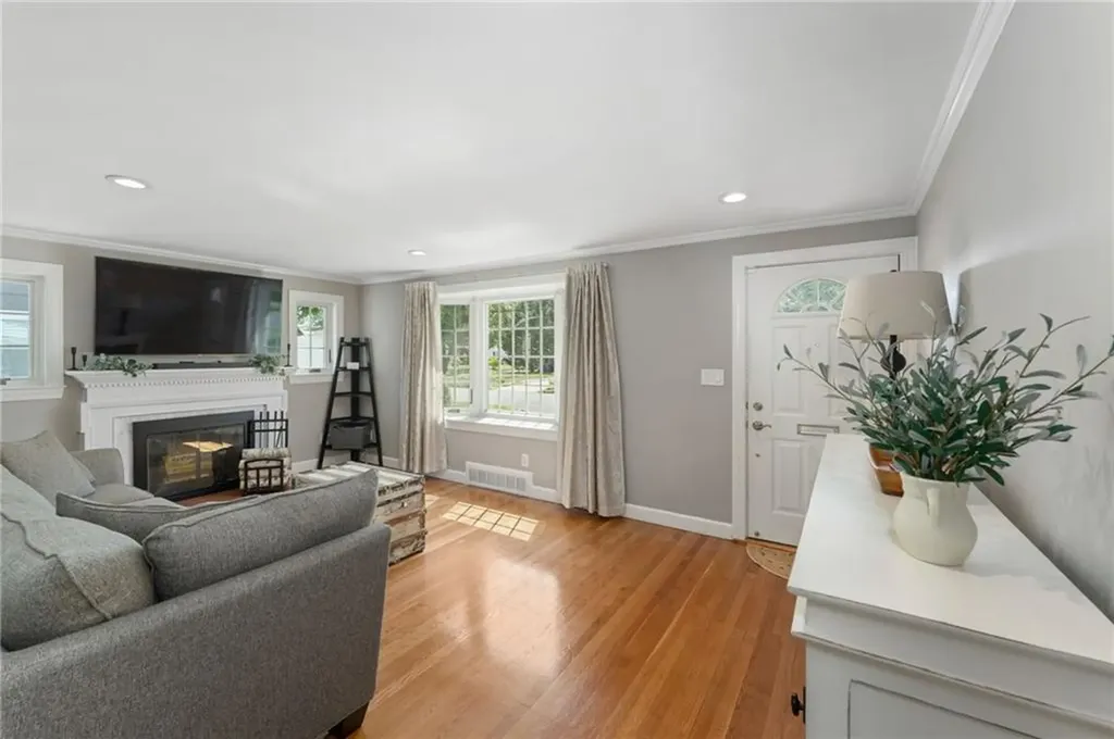 23 Revere Street Pawtucket RI 02861