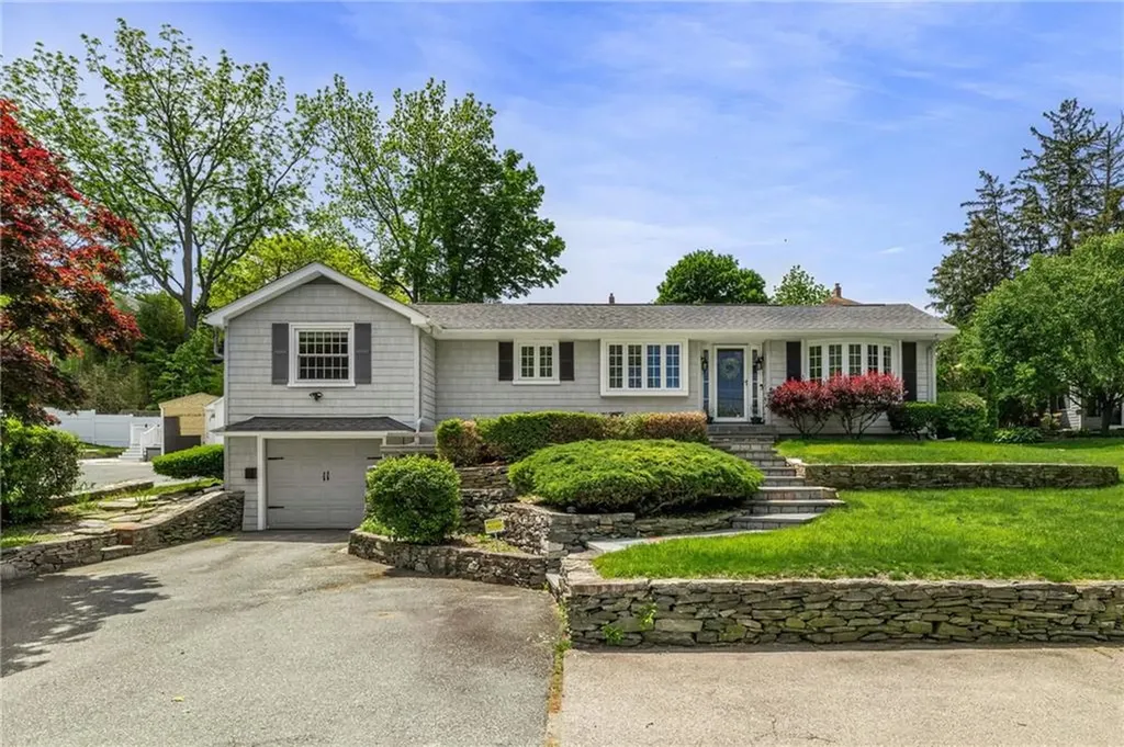64 Dean Street Cranston RI 02920