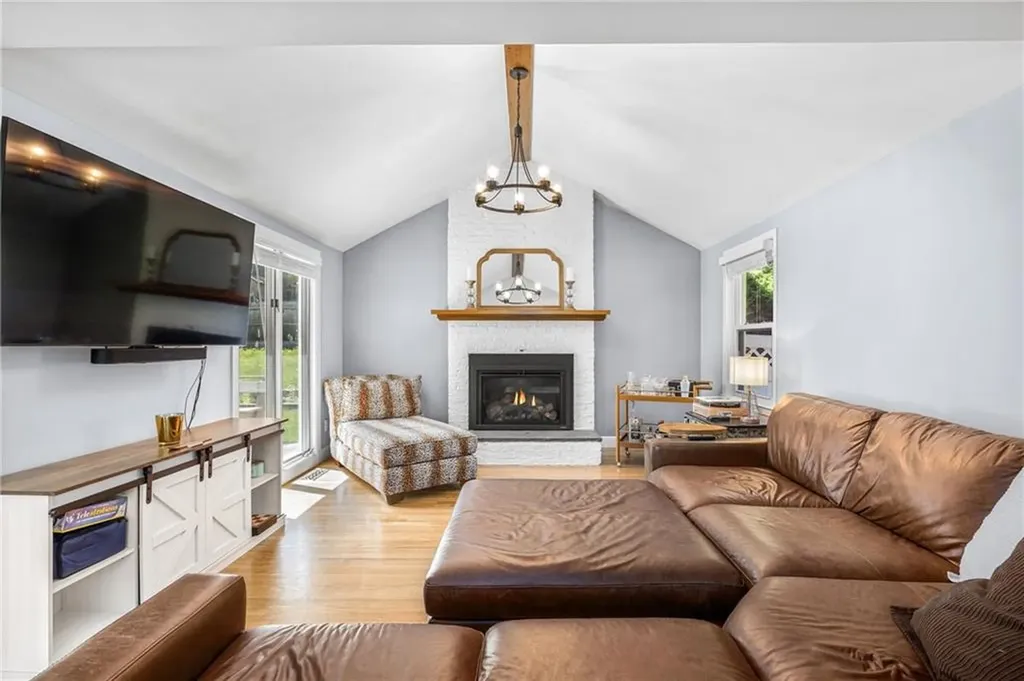 64 Dean Street Cranston RI 02920