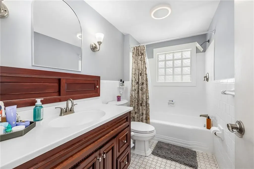 64 Dean Street Cranston RI 02920