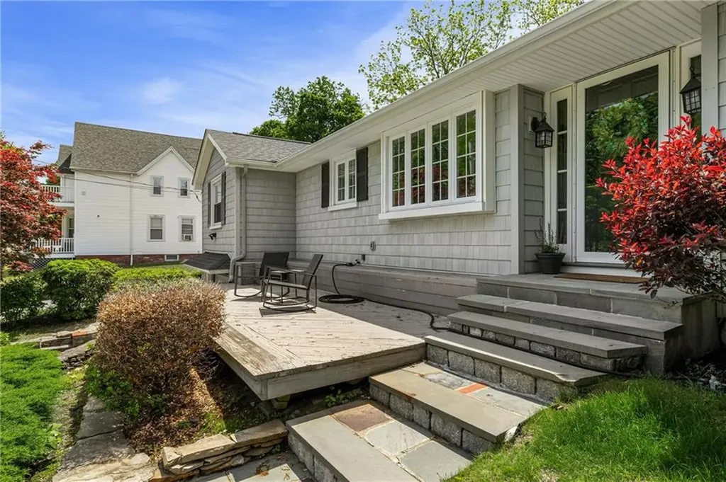 64 Dean Street Cranston RI 02920
