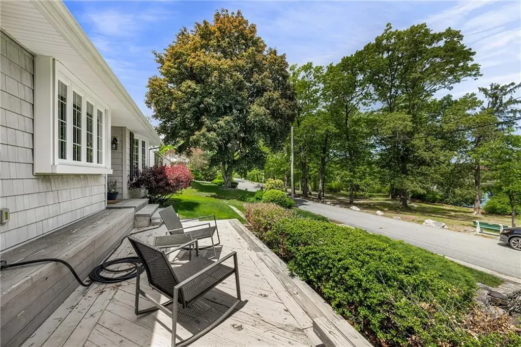 64 Dean Street Cranston RI 02920