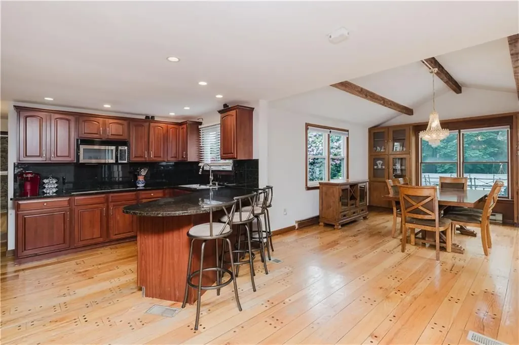 129 Lawrence Drive Portsmouth RI 02871