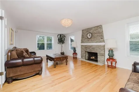 129 Lawrence Drive Portsmouth RI 02871