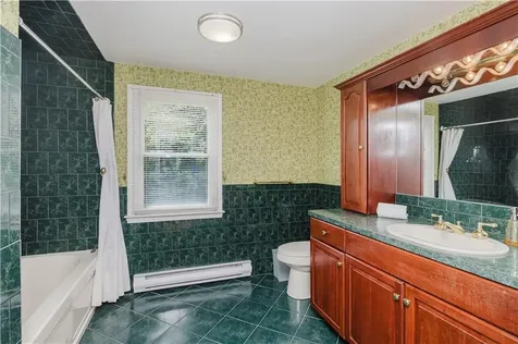 129 Lawrence Drive Portsmouth RI 02871