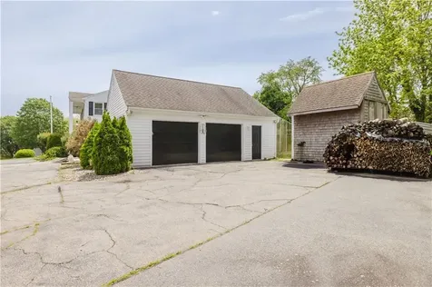 129 Lawrence Drive Portsmouth RI 02871