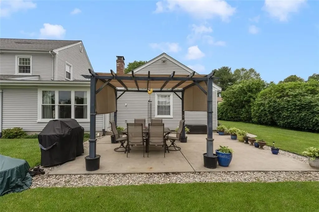 15 Metcalf Drive Cumberland RI 02864