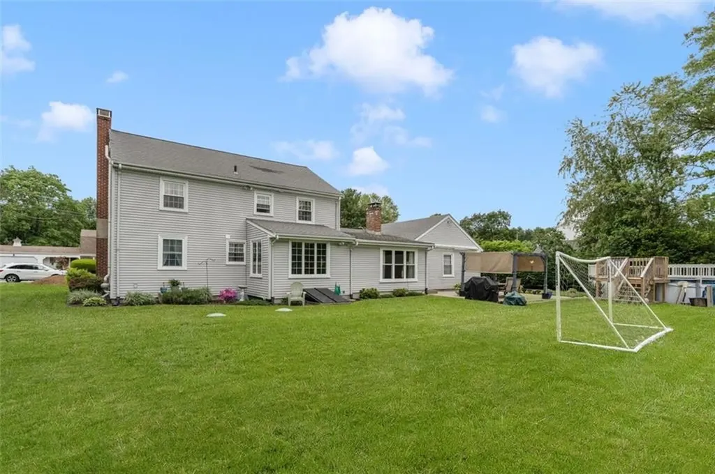 15 Metcalf Drive Cumberland RI 02864