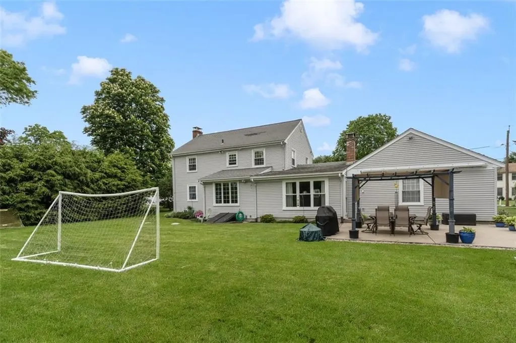 15 Metcalf Drive Cumberland RI 02864