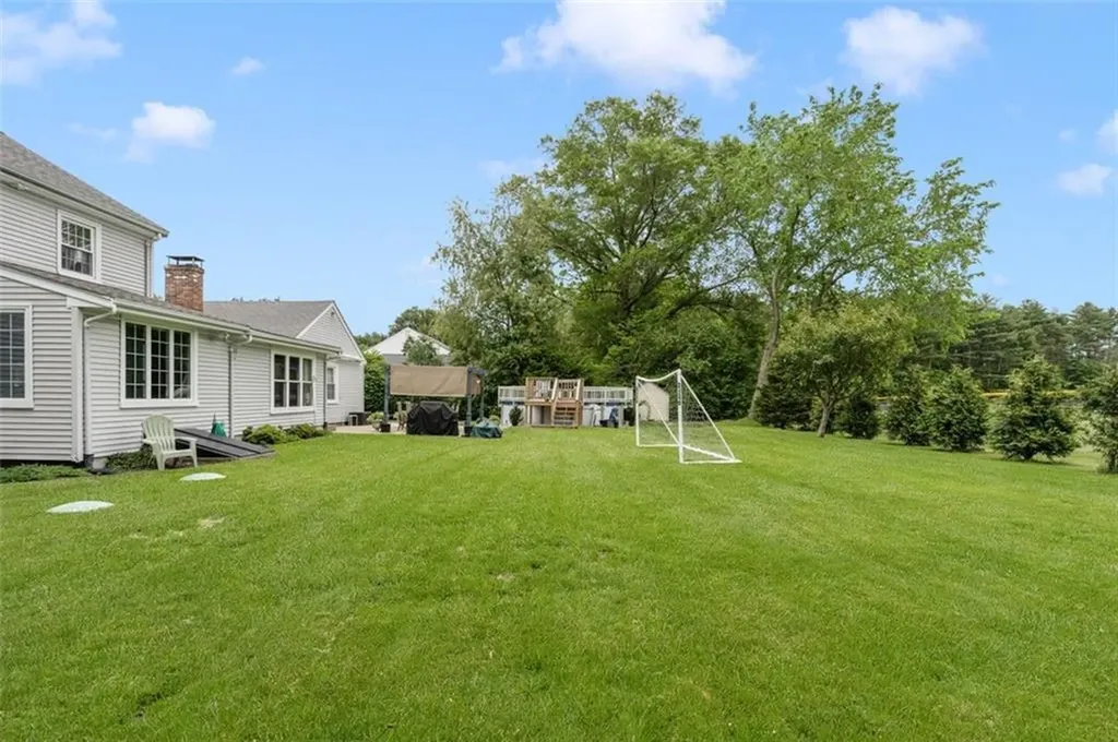 15 Metcalf Drive Cumberland RI 02864