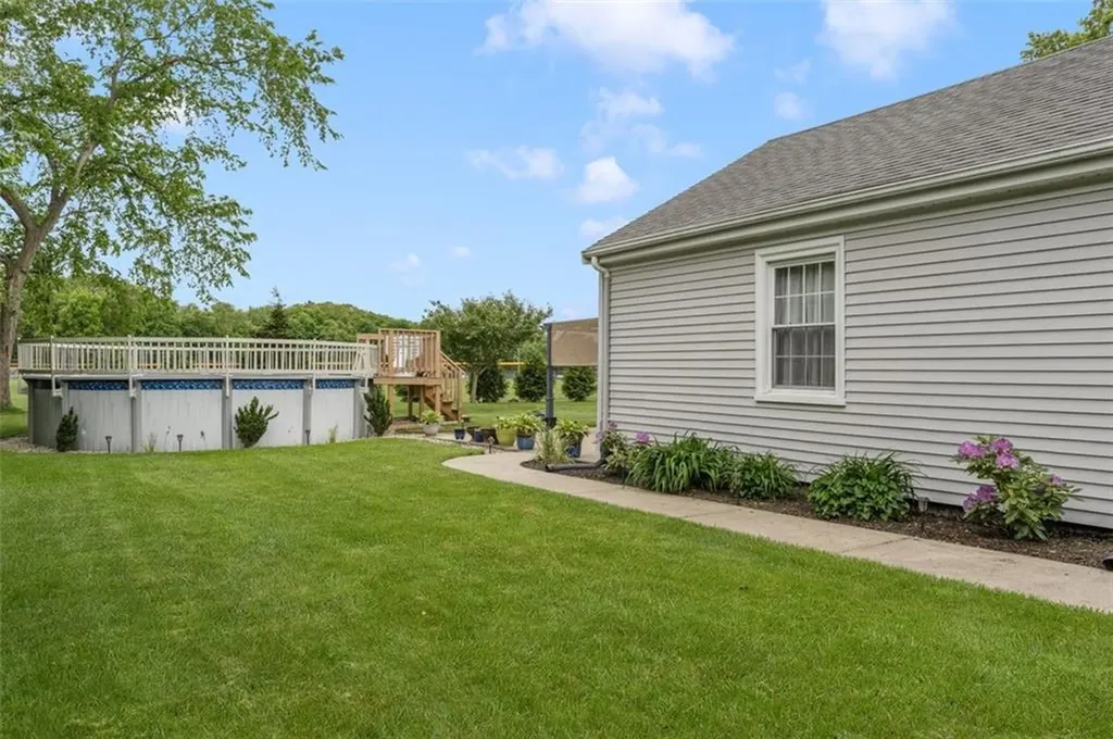 15 Metcalf Drive Cumberland RI 02864