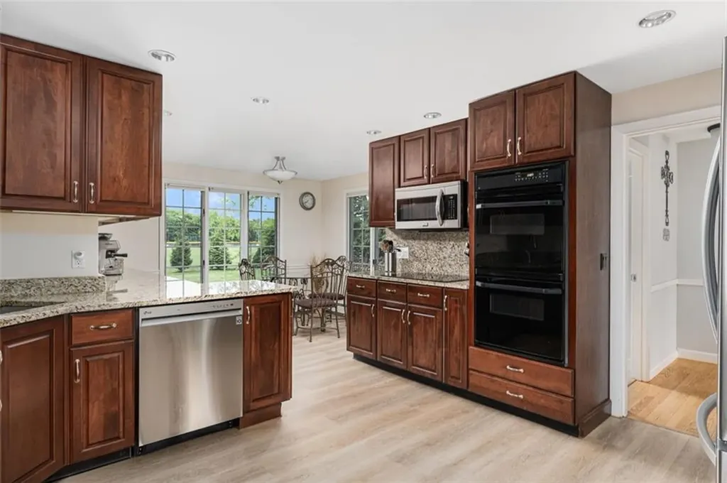 15 Metcalf Drive Cumberland RI 02864
