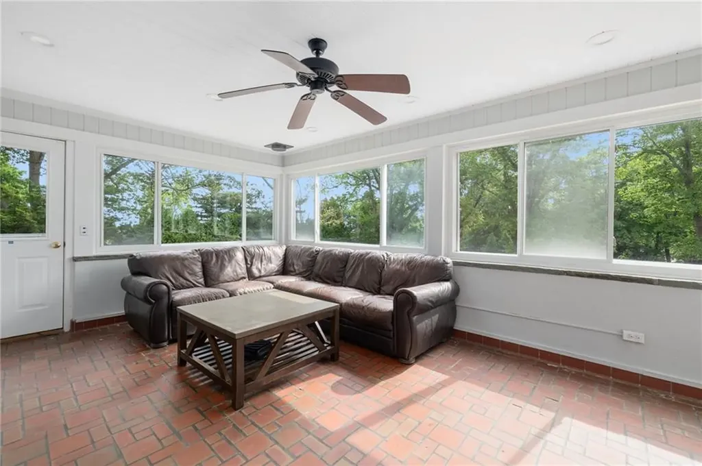 2 Carvin Court Warwick RI 02886