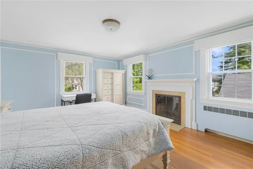 2 Carvin Court Warwick RI 02886