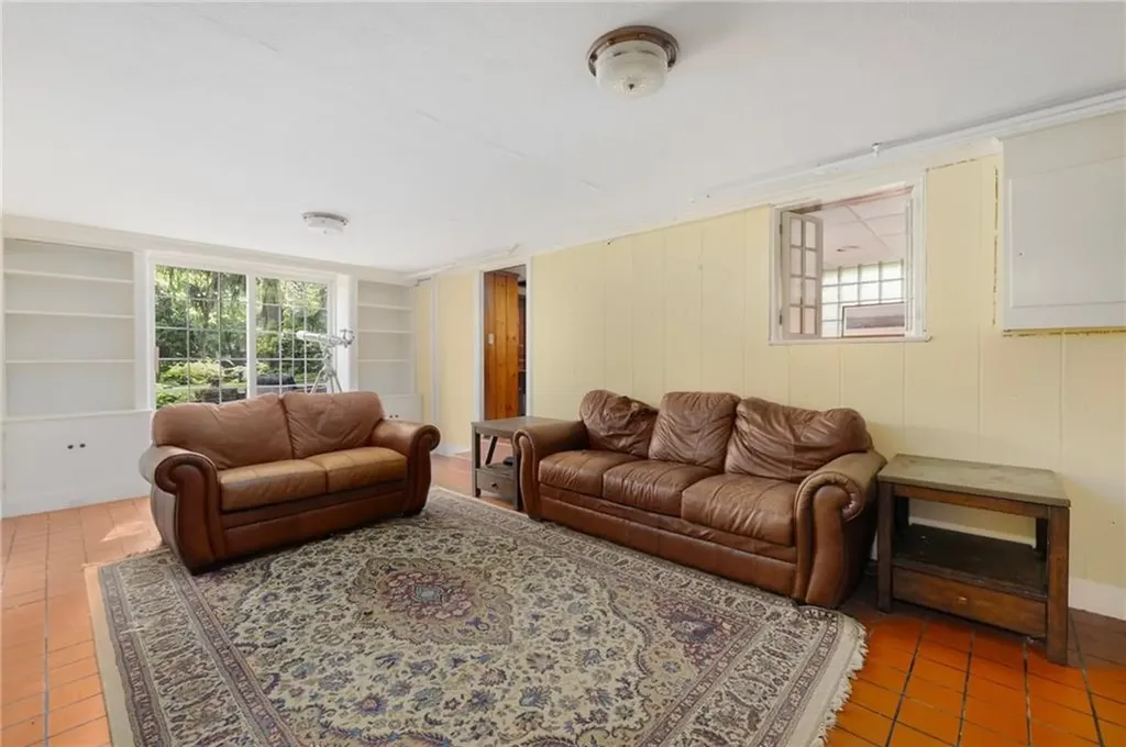 2 Carvin Court Warwick RI 02886