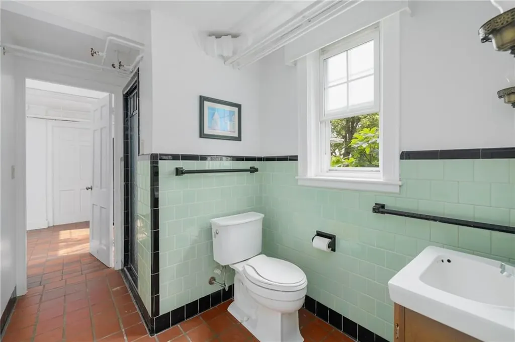 2 Carvin Court Warwick RI 02886