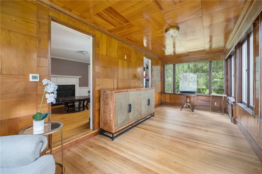 2 Carvin Court Warwick RI 02886