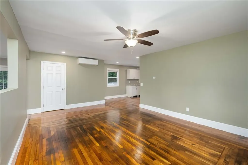 133 Broad Street Warwick RI 02888